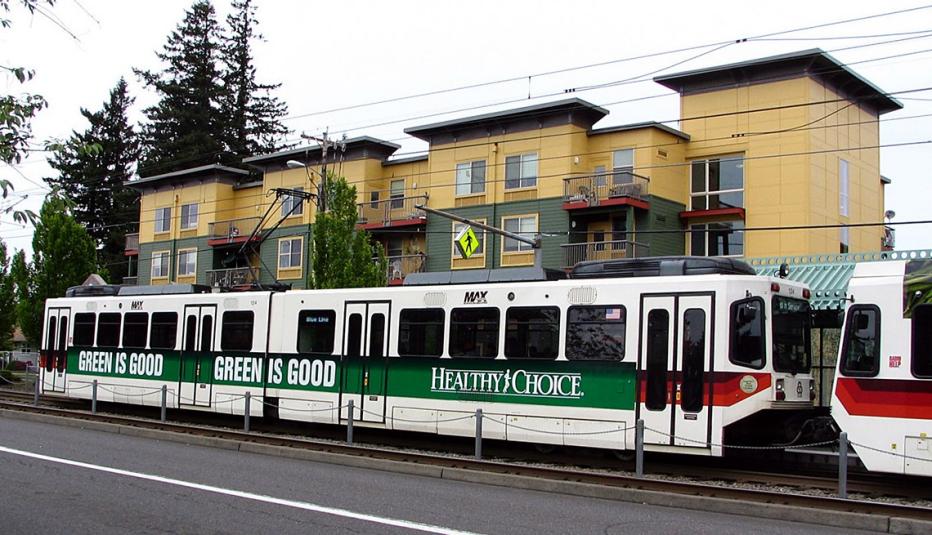 Light rail transportation, housing, Portland, Oregon, Public Policy Institute, Livable Communities Light rail transportation, housing, Portland, Oregon, Public Policy Institute, Livable Communities